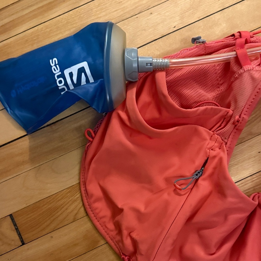 Salomon women’s running Hydration Vest - Coral and Blue - Picture 3 of 3
